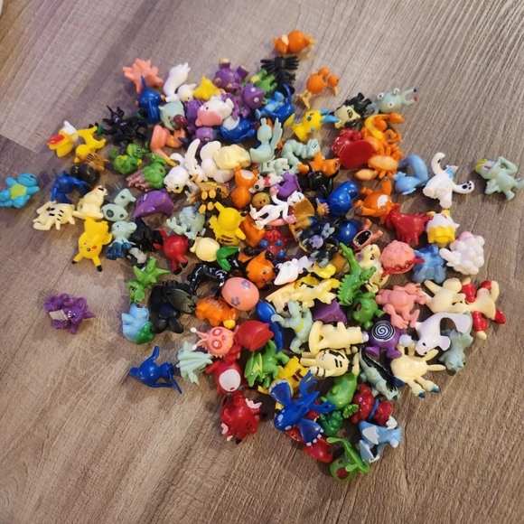 Lot of 72 Pokemon Figures - Picture 2 of 3